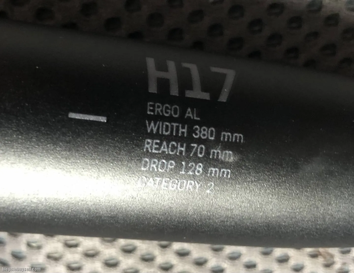 Canyon H17 aluminium handle bar - new