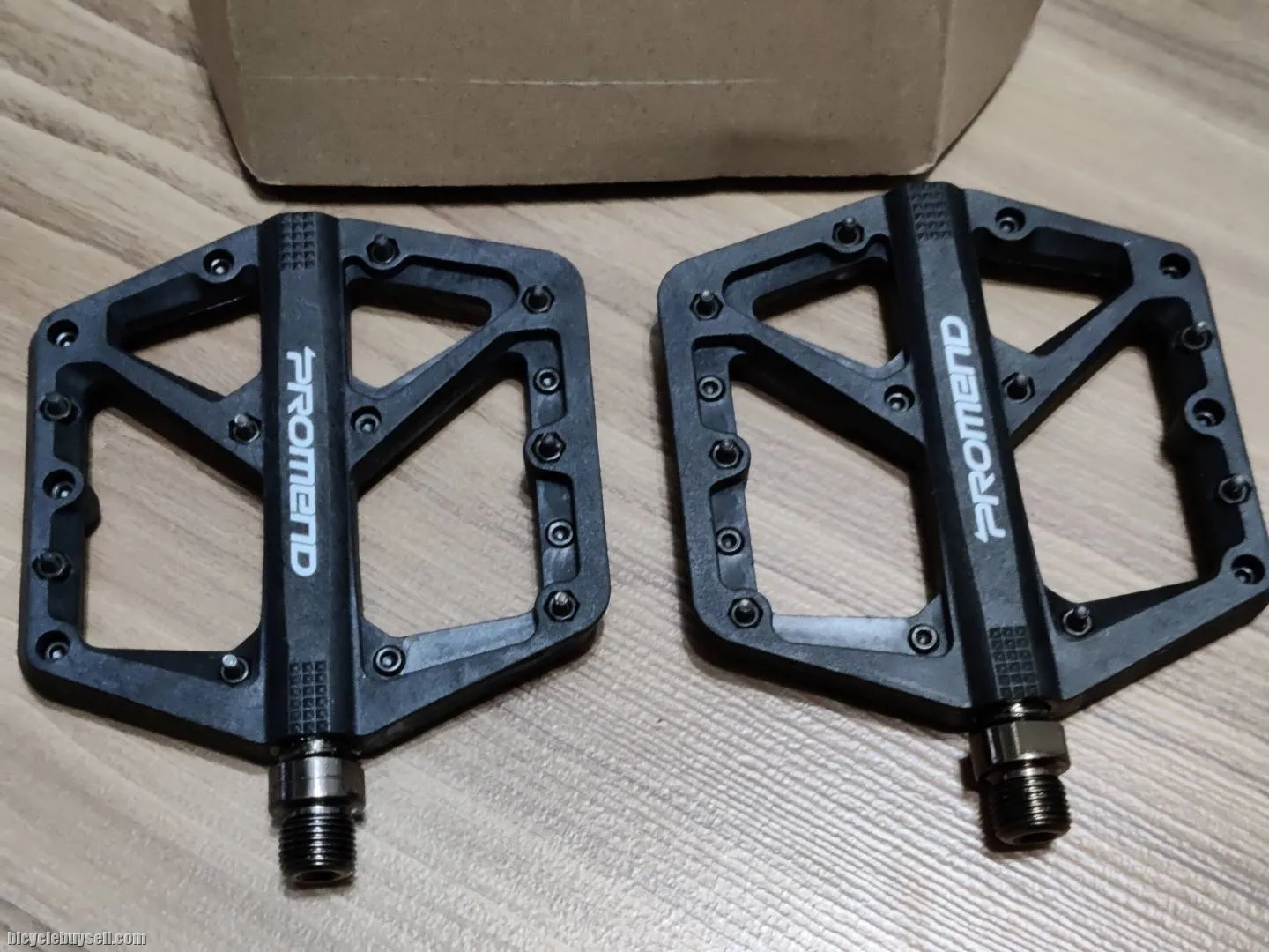 Promend Nylon Flat Pedals