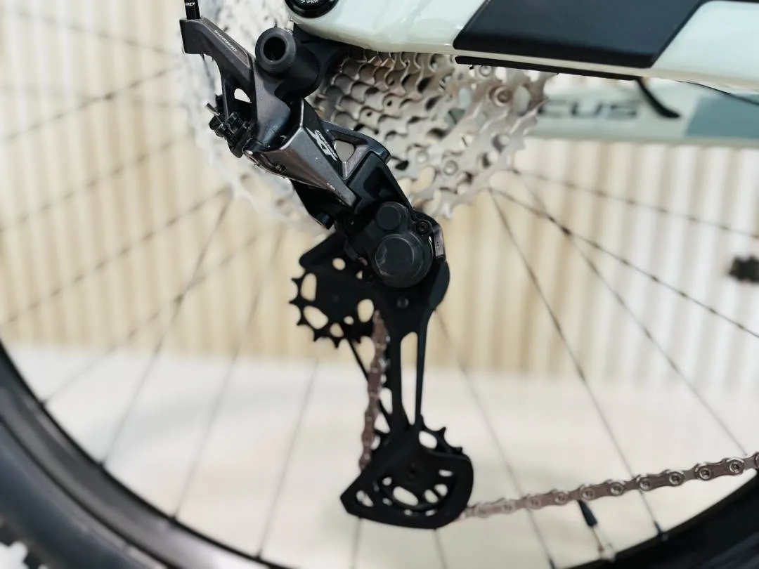 Focus Jam 6.9 size small mountain bike