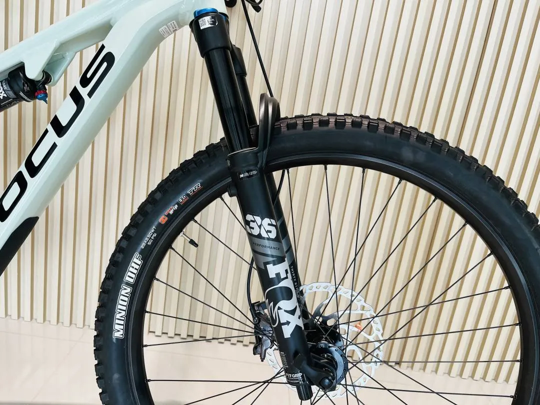 Focus Jam 6.9 size small mountain bike