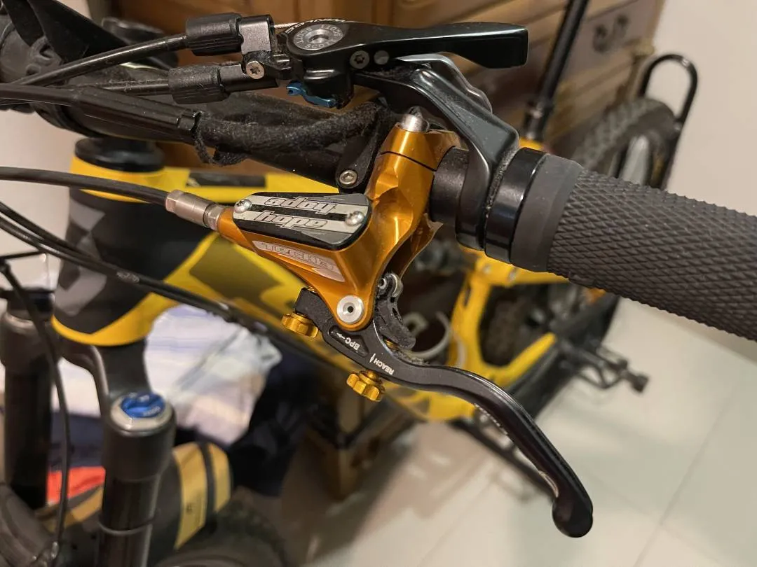 Scott Genius 730 Full Suspension MTB