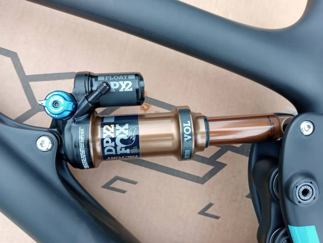 Yeti SB6 small Suze