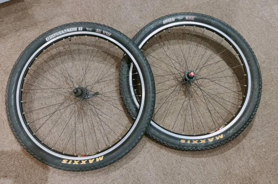 (SOLD) Mavic XM317 Rim with XT M760 Hub 26" MTB V-Brake Wheelset (Pair) with Maxxis Tires