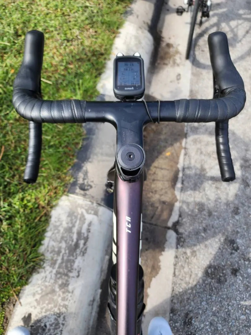 Giant TCR advanced Pro 1 Disc frame + Giant SLR integrated carbon handlebar