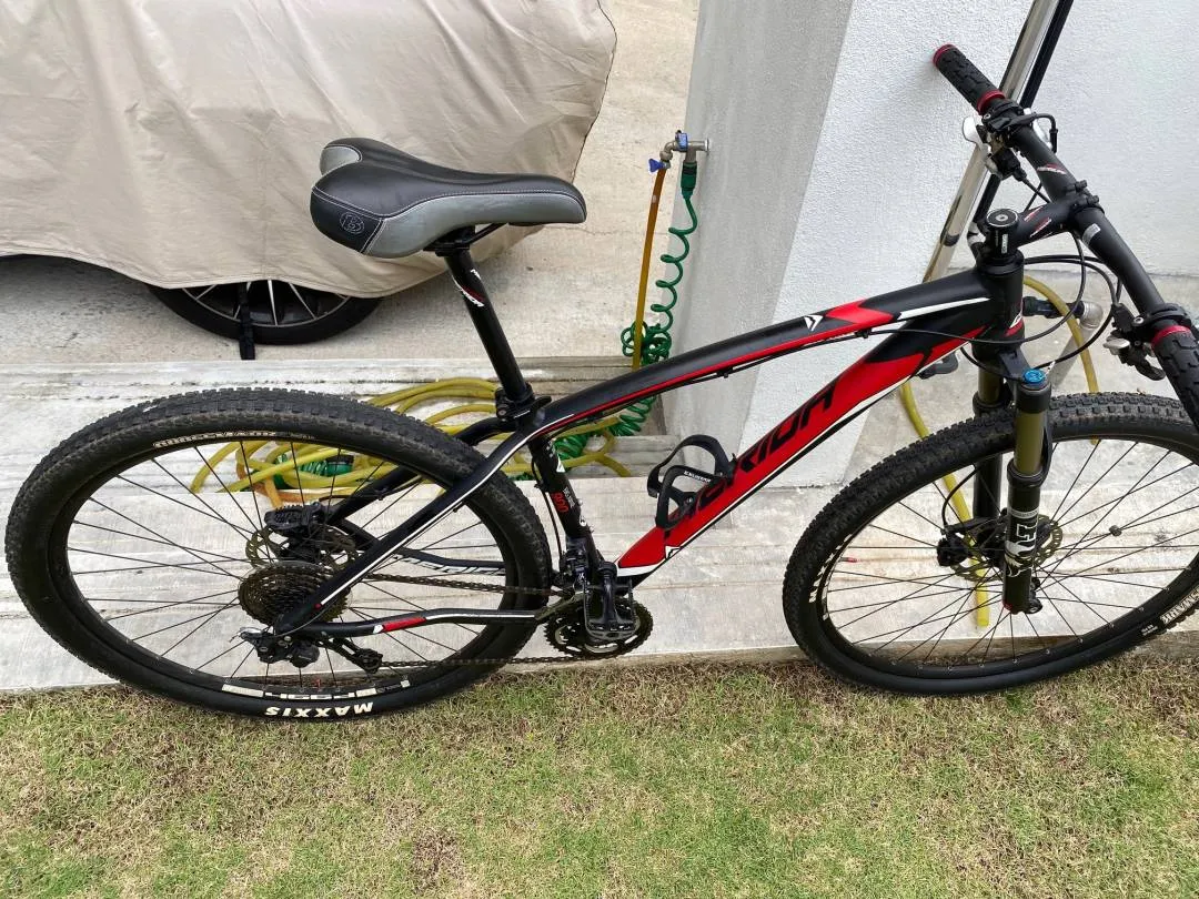 Merida Big Nine 900 Full XT Groupset and Brakes (Aluminium Frame - Hard Tail)