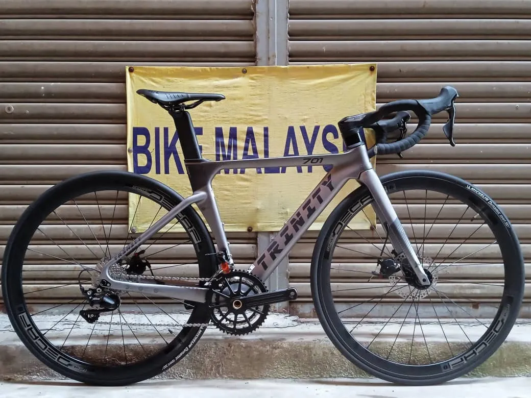 TRINITY 701 CARBON FRAME SHIMANO R7000 105