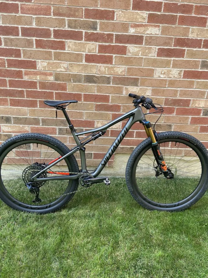 2018 Specialized Epic Expert EVO - Medium