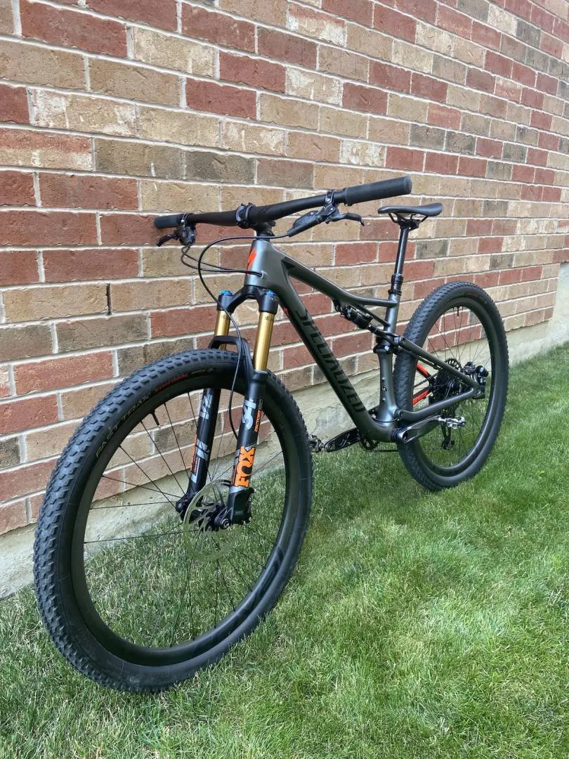 2018 Specialized Epic Expert EVO - Medium