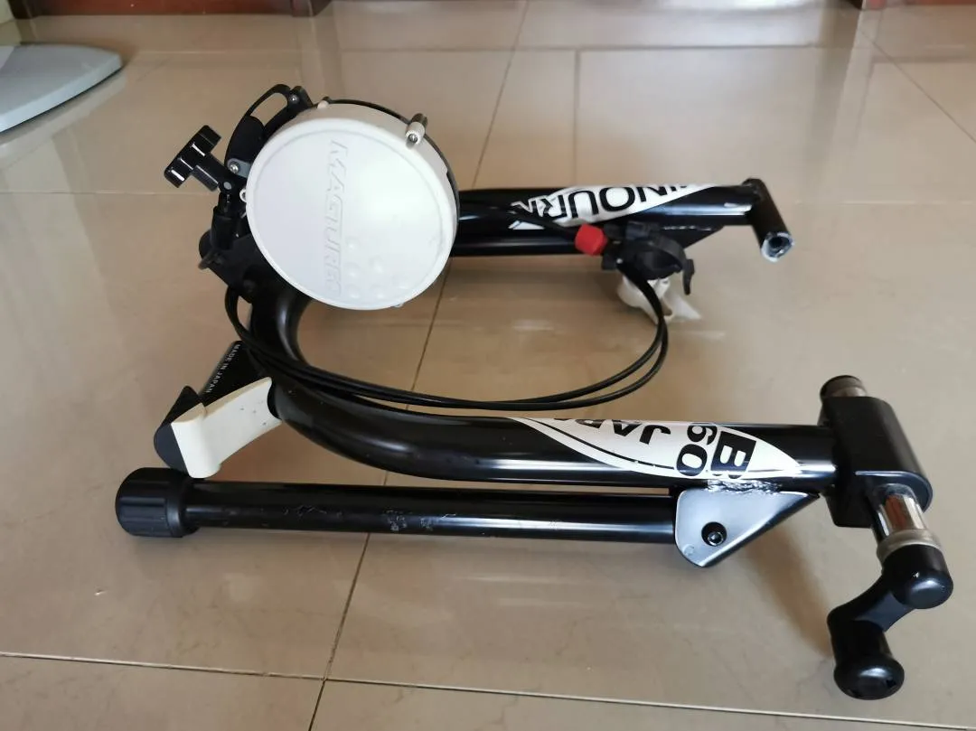Minoura B60 Bicycle Trainer