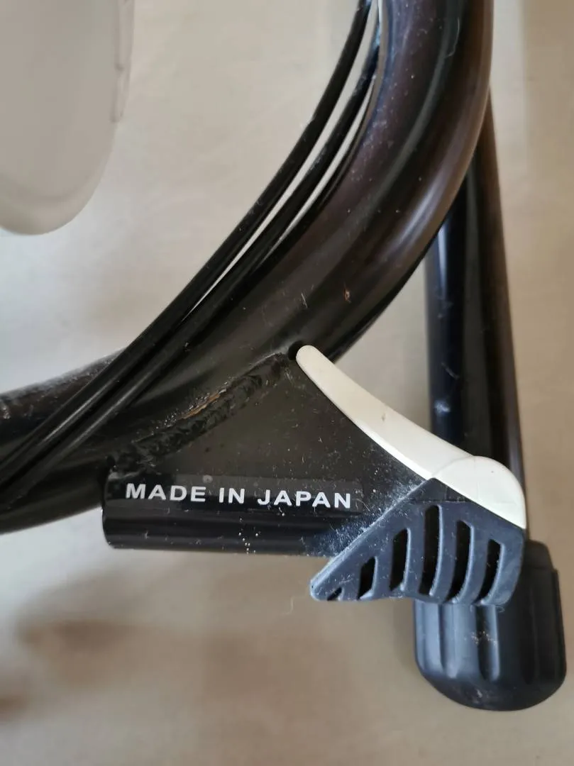 Minoura B60 Bicycle Trainer