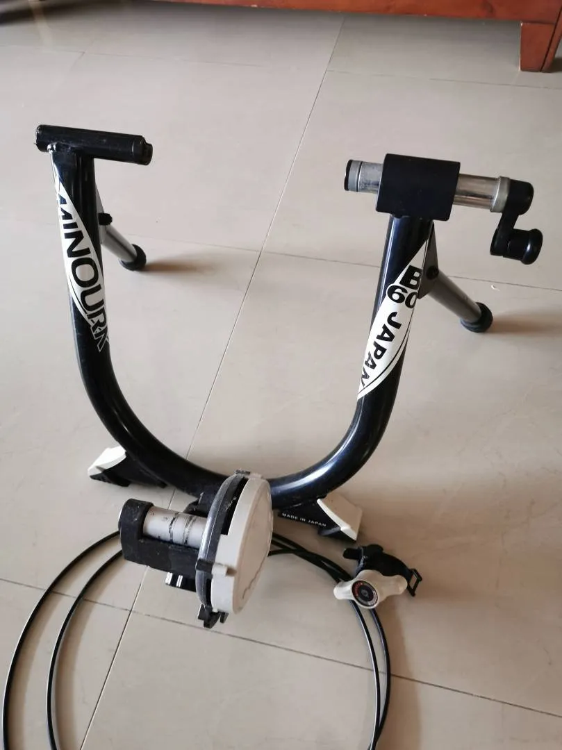 Minoura B60 Bicycle Trainer