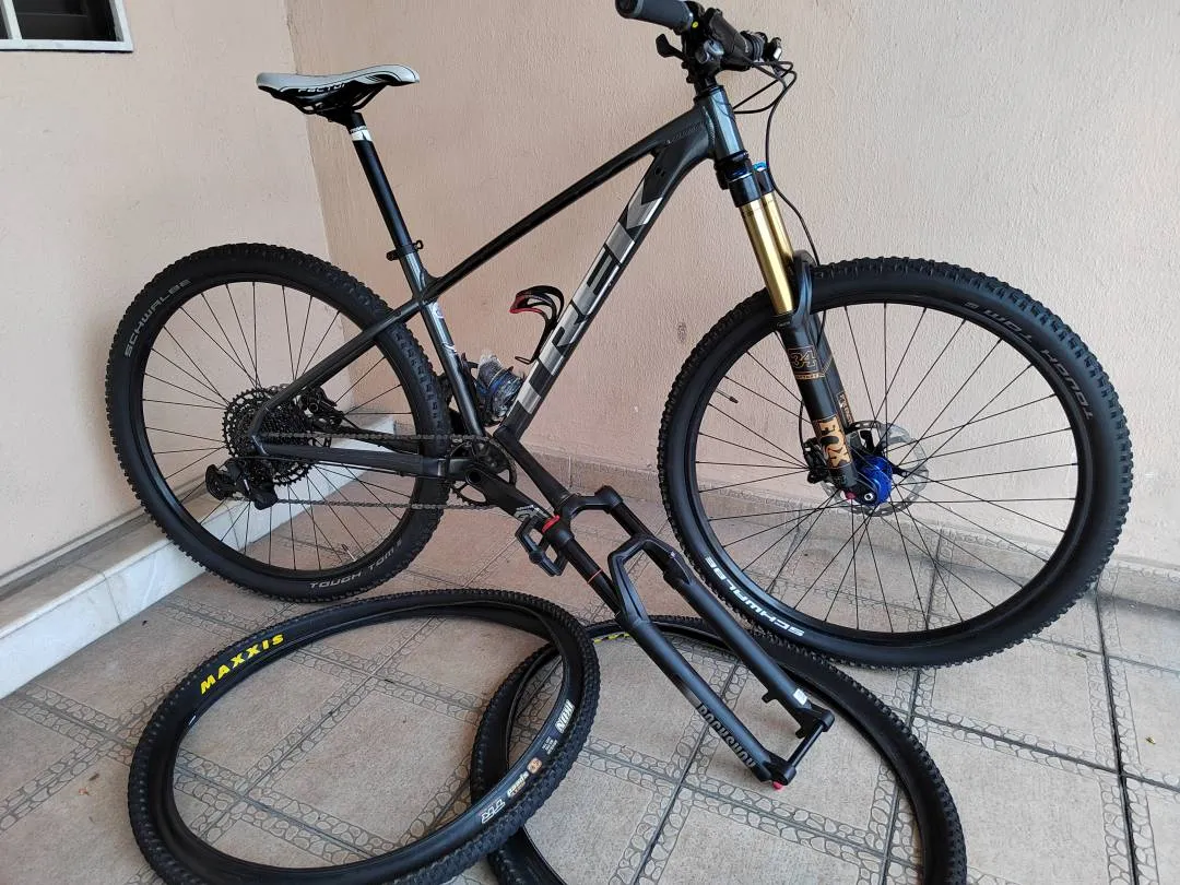 Trek Mountain Bike (29")