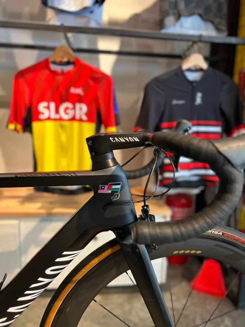 Canyon Aeroad CF SLX Roadbike