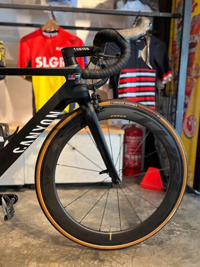 Canyon Aeroad CF SLX Roadbike