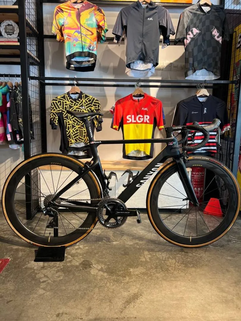 Canyon Aeroad CF SLX Roadbike