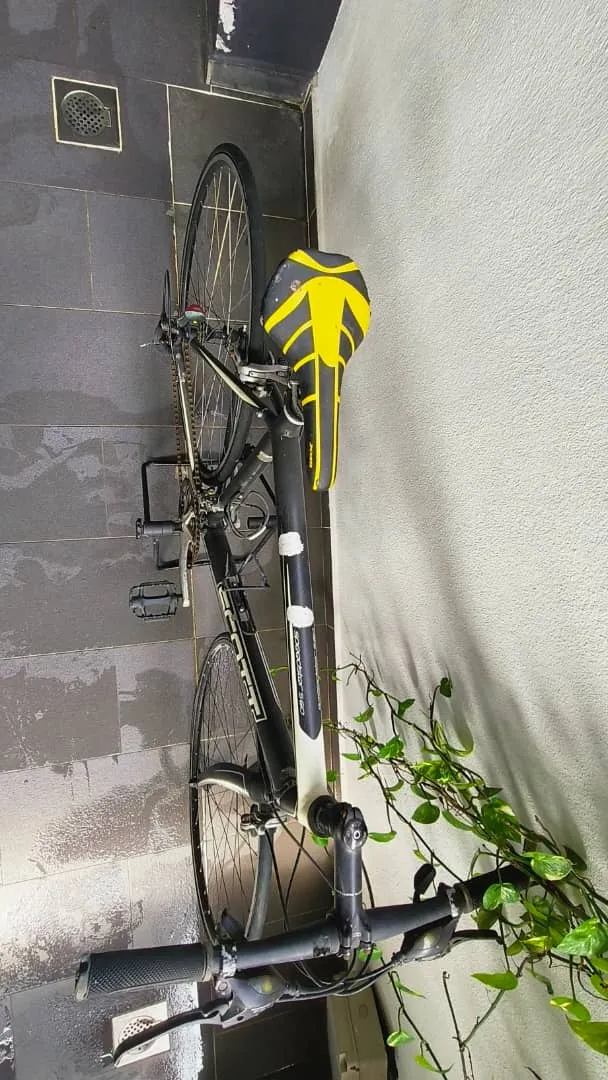 SCOTT HYBRID BICYCLE