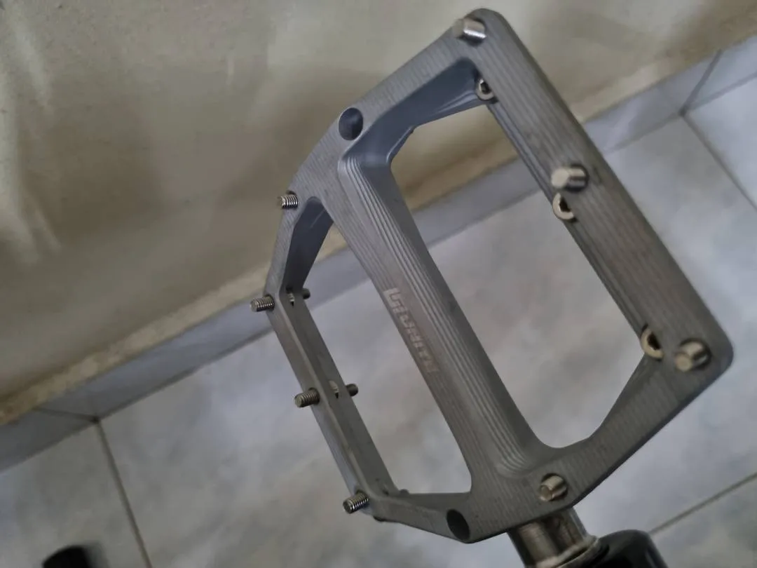 Unite pedal
