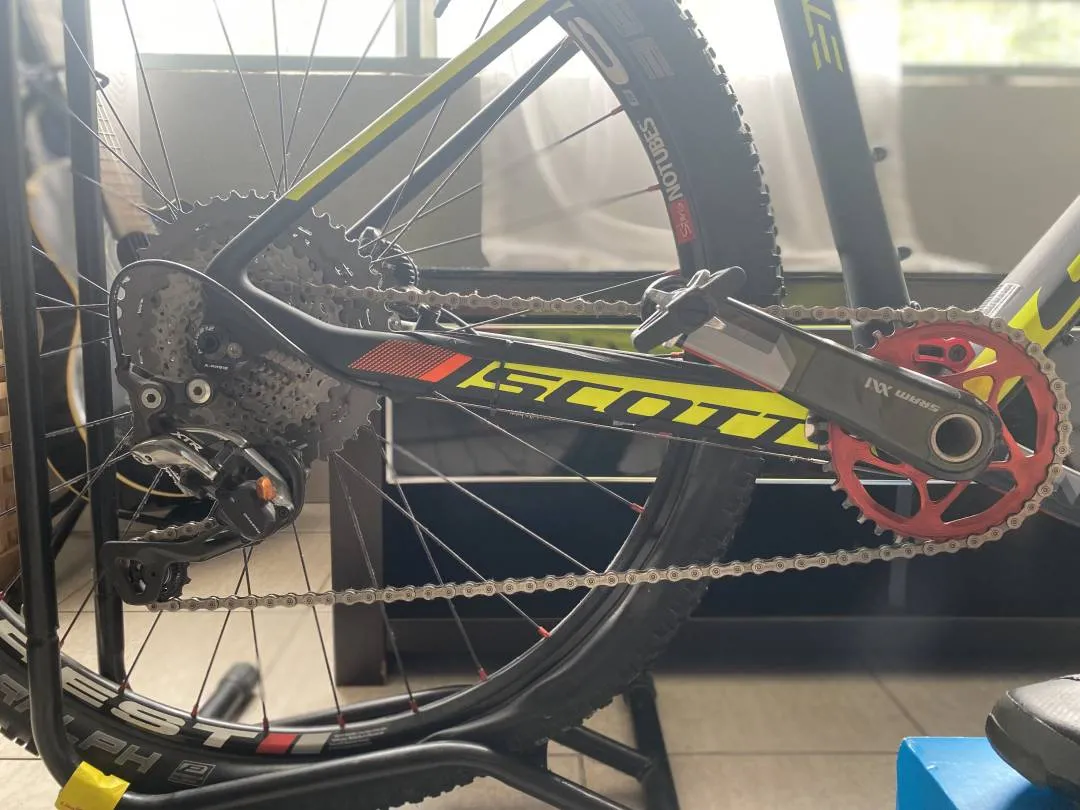 Scott SCALE 730 Full Carbon