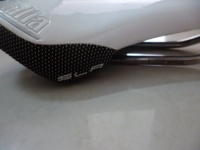SELLE ITALIA SLR XC,LORICA/KVL COVER TUBULAR VANOX-Ti RAIL - Last display unit !