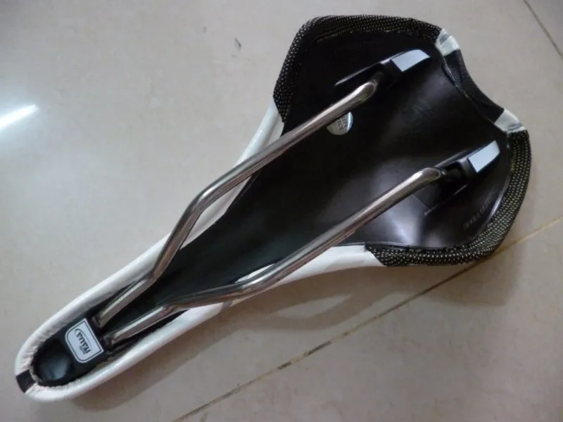 SELLE ITALIA SLR XC,LORICA/KVL COVER TUBULAR VANOX-Ti RAIL - Last display unit !