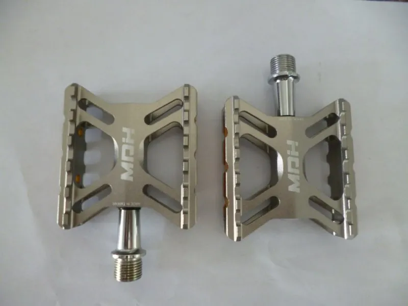 MDH PCB04 Pedal - Titanium Color - LAst piece clearance offer rm139