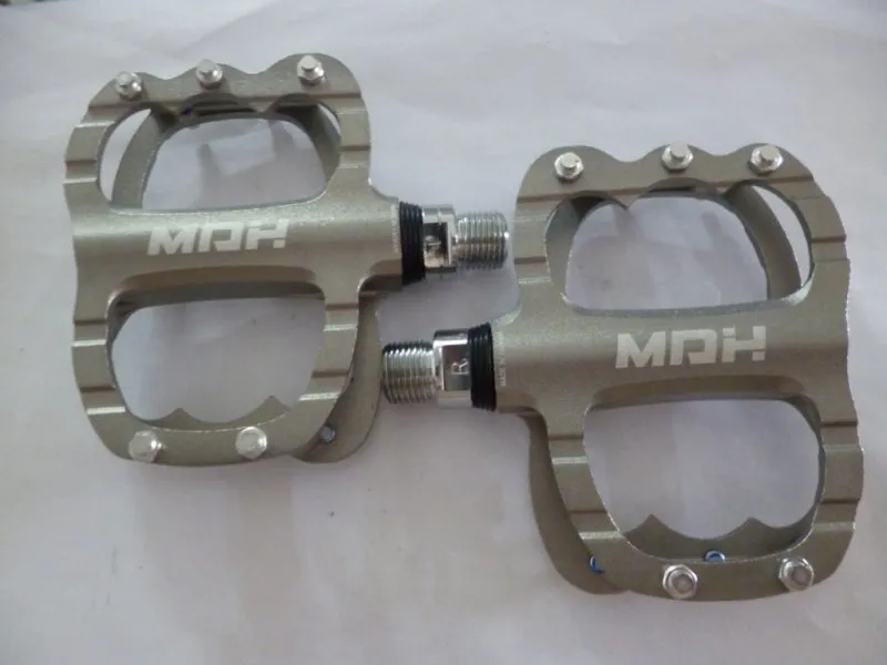MDH PCA02 Pedals - Titanium Color
