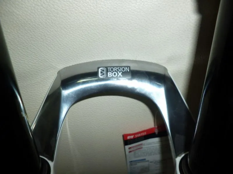 Last unit Clearance Sale at RM1999nett - DT Swiss XMM120mm Travel - Carbon Steerer Tube/Crown