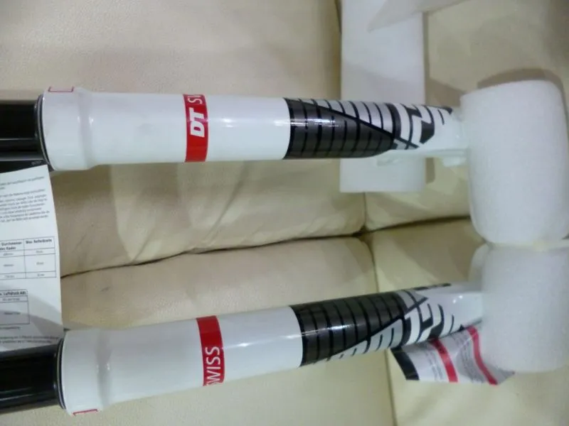 Last unit Clearance Sale at RM1999nett - DT Swiss XMM120mm Travel - Carbon Steerer Tube/Crown