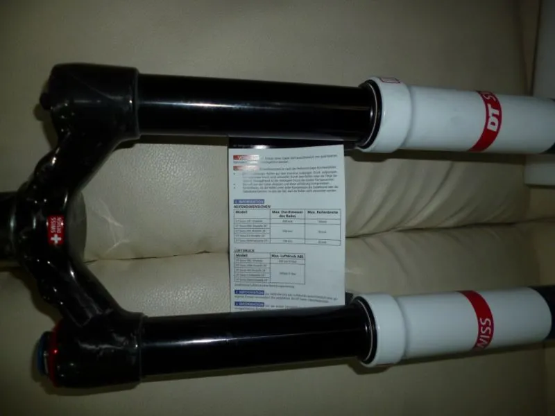 Last unit Clearance Sale at RM1999nett - DT Swiss XMM120mm Travel - Carbon Steerer Tube/Crown