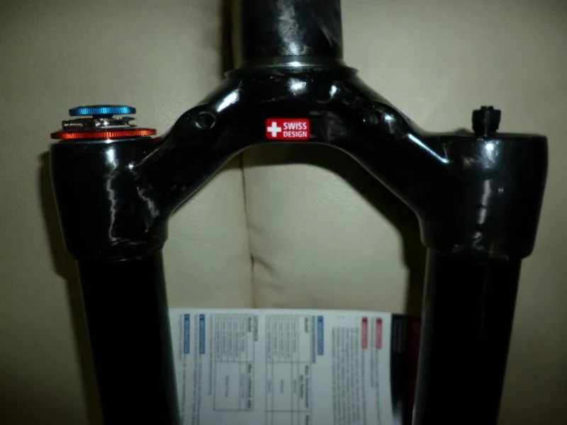 Last unit Clearance Sale at RM1999nett - DT Swiss XMM120mm Travel - Carbon Steerer Tube/Crown
