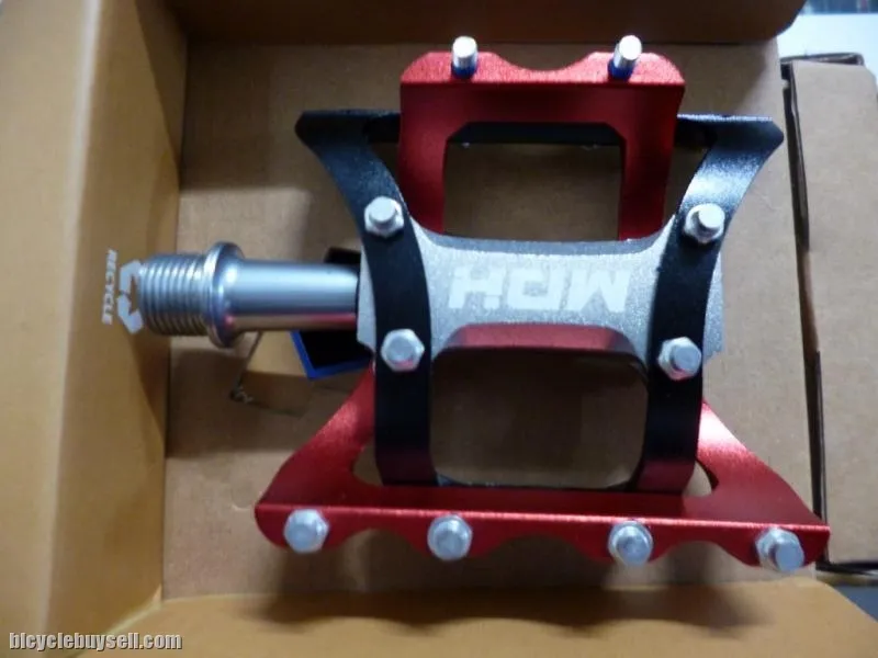 MDH PVB03 - Red/Black - 100% CNC with aluminium pins - Superlight Pedals Last unit clearance rm178