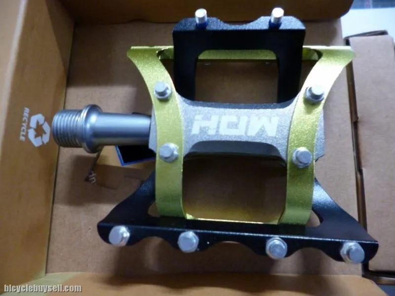 MDH PVA03 - Black / Apple Green - 100% CNC with aluminium pins - Superlight Pedals