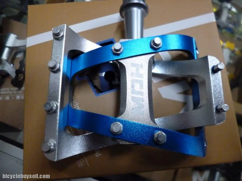 MDH PVB01 - Blue / Silver - 100% CNC with Aluminium Pins - Superlight Sealed Bearing PEdals