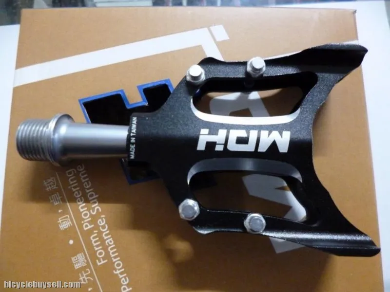 MDH PCA03 - Black / Silver - 100% CNC with Aluminium Pins - Superlight Sealed Bearing PEdals