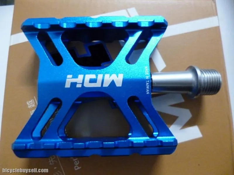 MDH PCB04 - Blue - 100% CNC - Superlight SEaled Bearing/DU pedals
