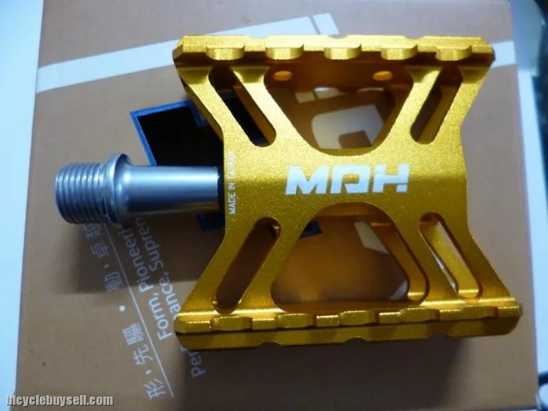 MDH PCB04 - Gold - 100% CNC - Superlight SEaled Bearing PEdals with DU