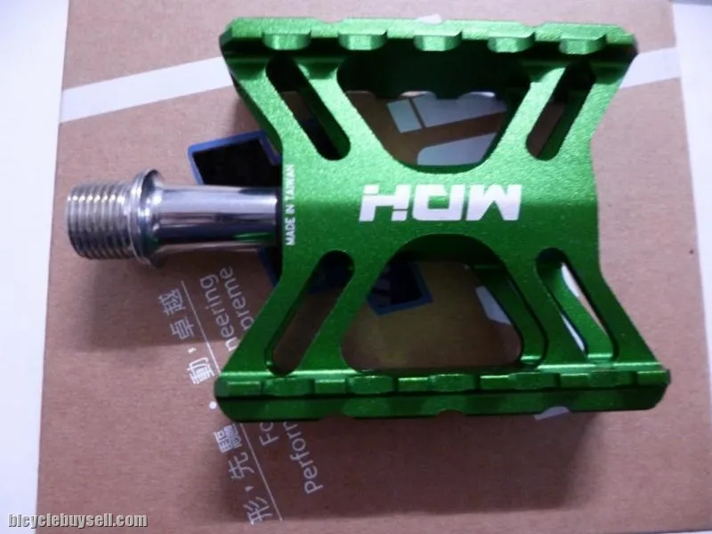 MDH PCB04 - Green - 100% CNC - Superlight Pedals with Sealed Bearing / DU
