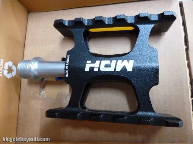 MDH PCC01 - Variety colors - 100% CNC - Superlight sealed bearing pedals
