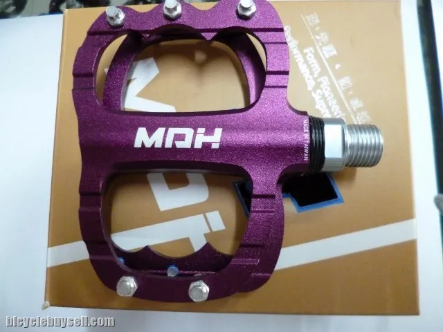 MDH PCA02 - Variety of Colors - 100% CNC with Aluminium pins - Superlight Sealed Bearing pedals