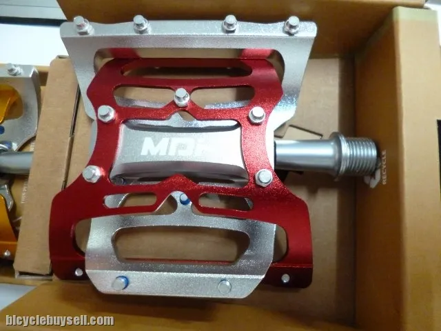 MDH PVB01 - Varieties of Color - 100% CNC with Aluminium pins - Suerlight sealed bearing pedals