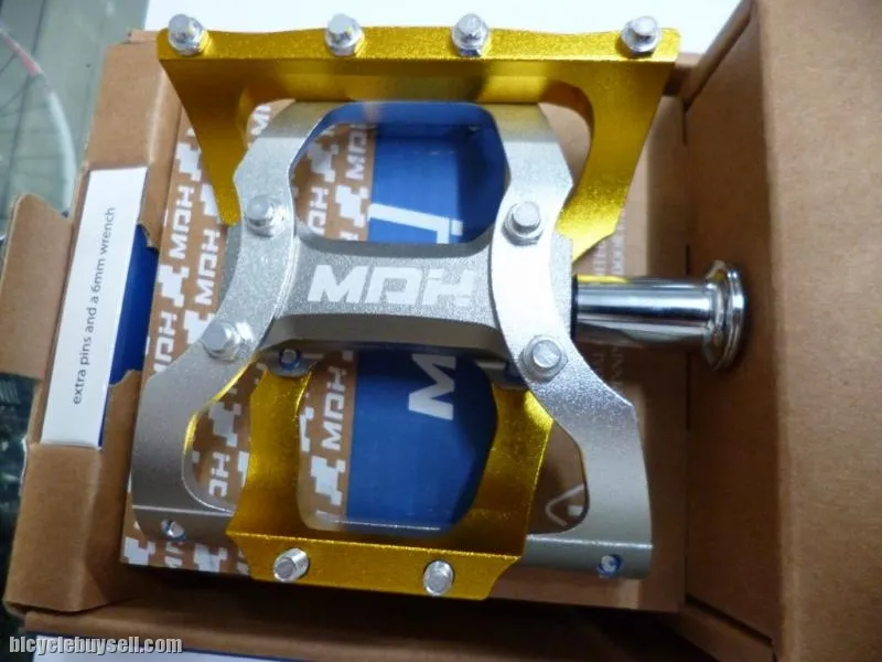 MDH PVB02 - Variety of Colors - 100% CNC with aluminium pins - superlight sealed bearing pedals