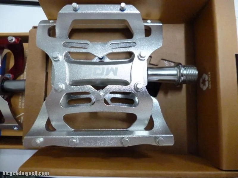 MDH PVB02 - Variety of Colors - 100% CNC with aluminium pins - superlight sealed bearing pedals