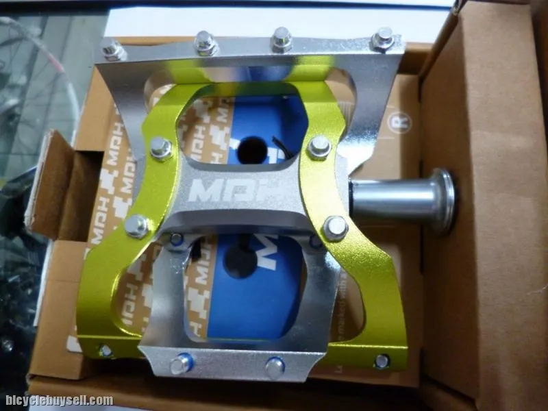MDH PVB02 - Variety of Colors - 100% CNC with aluminium pins - superlight sealed bearing pedals