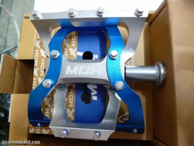 MDH PVB02 - Variety of Colors - 100% CNC with aluminium pins - superlight sealed bearing pedals