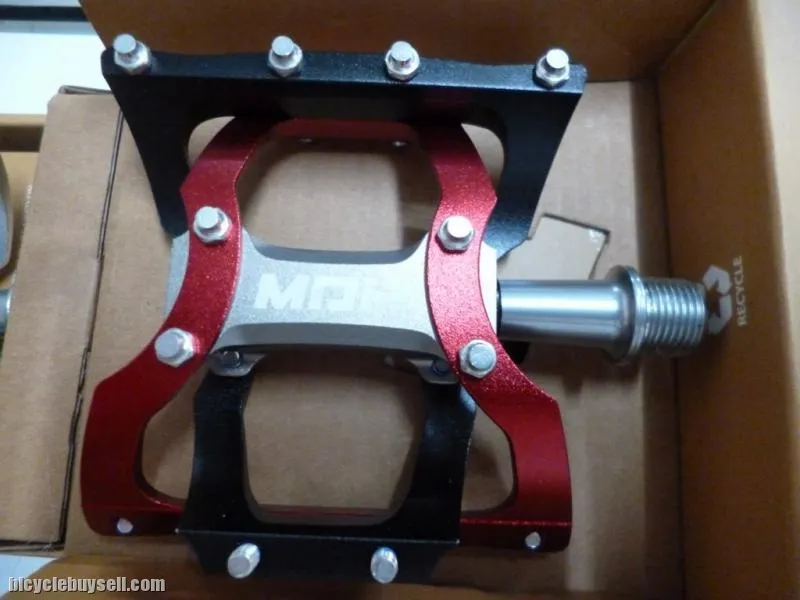 MDH PVB02 - Variety of Colors - 100% CNC with aluminium pins - superlight sealed bearing pedals