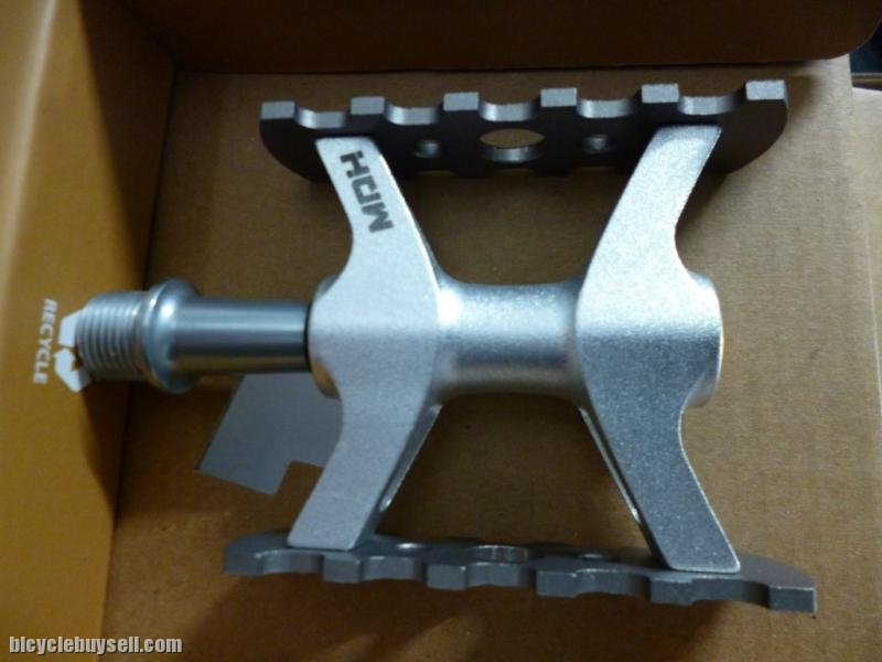 MDH PCA04 - Variety of colors - 100% CNC - Superlight Sealed Bearing pedals