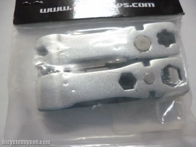 Alero 19 Function Pocket Tool - Inclusive Chain River Extractor as well