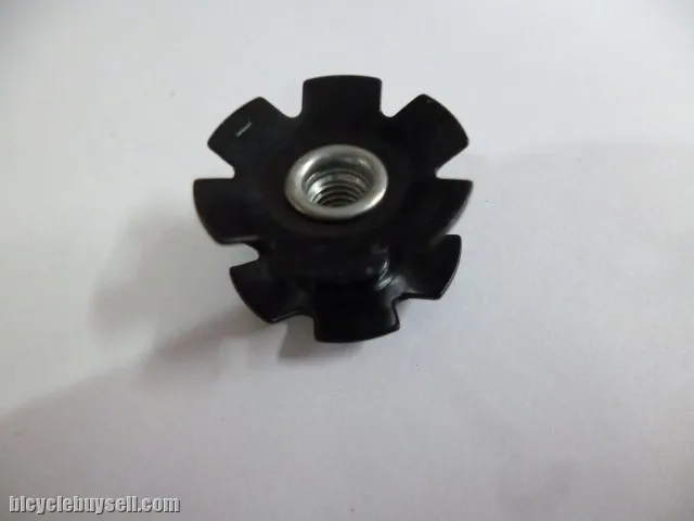 STAR NUT