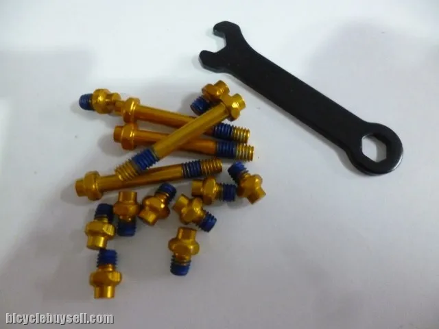 Pedal Spike Head and Spike shaft alloy 100% - Corrosion free - Aplied locking thread with lock