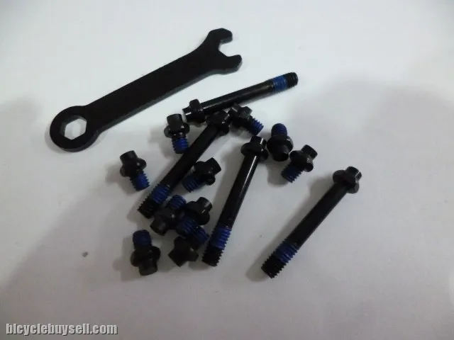 Pedal Spike Head and Spike shaft alloy 100% - Corrosion free - Aplied locking thread with lock